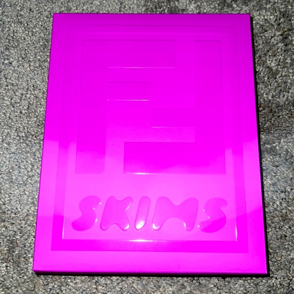 FENDIxSKIMS BEAND NEW Bralette 2 Pack - Picture 1 of 4